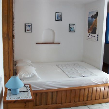 Floras Rooms And Studios Anafi Exteriér fotografie