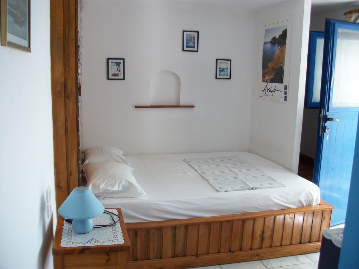 Floras Rooms And Studios Anafi Exteriér fotografie