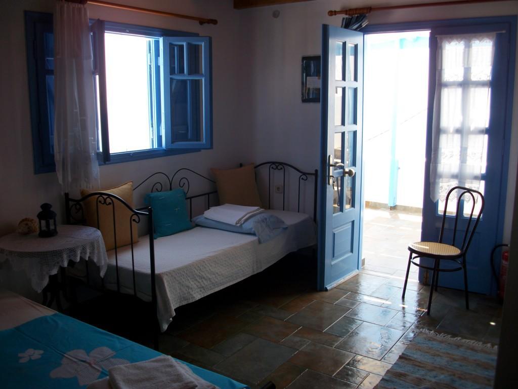 Floras Rooms And Studios Anafi Exteriér fotografie