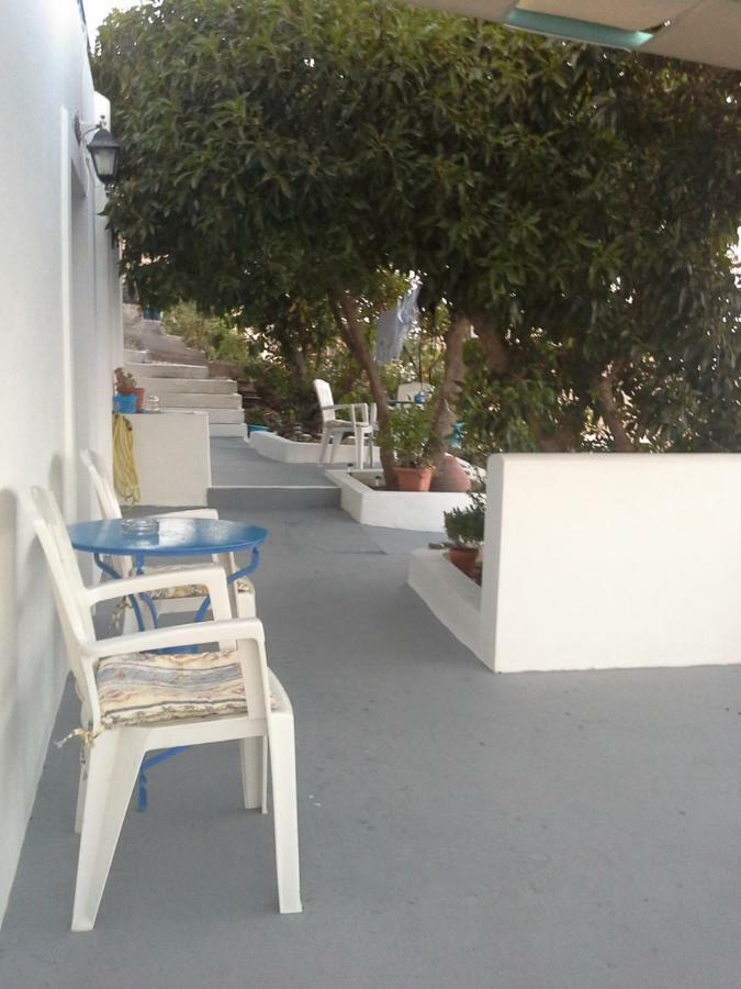 Floras Rooms And Studios Anafi Exteriér fotografie